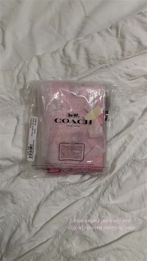 🎀🍒Not only gonna use it for my small digital camera but its such a perfect fit. Def gonna come in handy when traveling. Love love love @Coach #coachwallet #unwrapping #packing #cute #foryoupage #sonycybershot #fypp