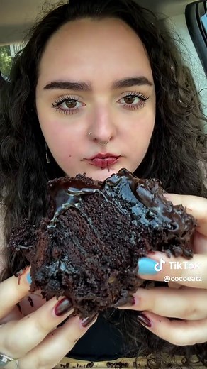 Linda’s Fudge Chocolate Cake Mukbang