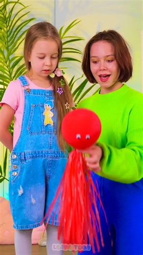 🧸 Mommy made me a balloon BUDDY! Look at his FACE! 🎨😲 #Shorts #DIY
