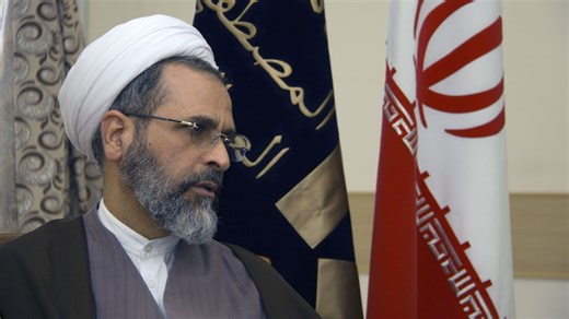 Après la mort d’Ali Khamenei, l’Iran enclenche la transition et élit l'ayatollah Alireza Arafi au Conseil de direction intérimaire - RTBF Actus