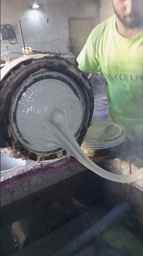♻️ White Plastic Scrap Recycling Process | Melting Old Plastic into Reusable Material 🔥🏭