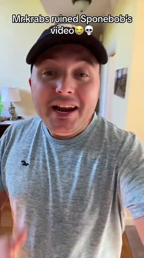 Squidward gets a surprise and mickey and goofy are insane #wow #comedy #funny #tal_on #goofy #mrkrabs #mickeymouse #donaldduck #squidward #spongebob