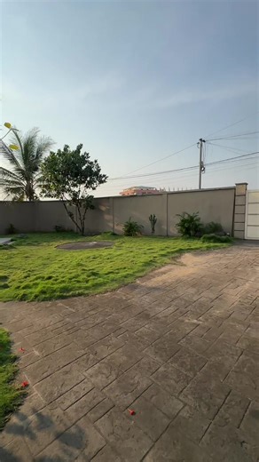 …🇬🇦 location appartement Situé à Amissa ( voie secondaire) 🟨 2 chambres 🟨 1 salle de bain wc 🟨 séjour, cuisine 🟨 splitter 🟨 loge gardien 🟨 installation, cuve, suppresseur 📍430.000fr ➡️2 cautions loyer frais d’agence ☎️ 062 74 59 77 #libreville_gabon🇬🇦 #gabon🇬🇦 #usa_tiktok #africa #USA