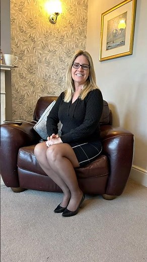 Black jumper, cute skirt, tights and heels 👠😊 - just a simple little outfit for the office