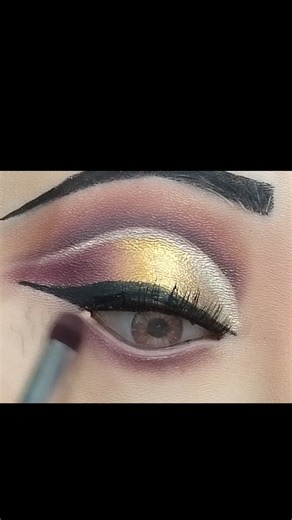 Cut Crease Eye Makeup For Beginners #shorts #eyemakeup