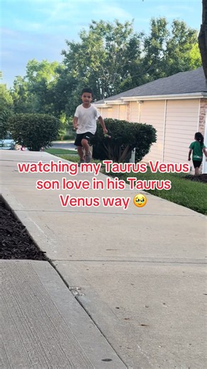 The little hop at the end. #venussign #taurus♉️ #astrologyvibes #astrologyfyp