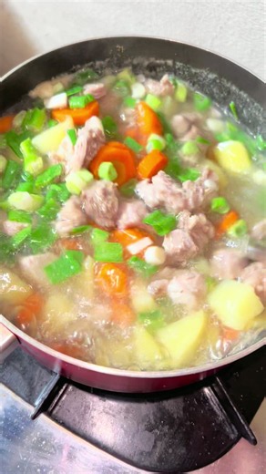 Sup Daging Rumahan Sederhana: Resep Sup Daging Mama Bella