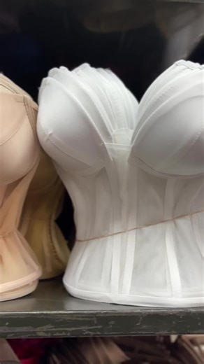 & Make sure to book @Mecivox 🎀 for prom 🩷 #fyp #prom | prom