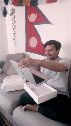Unprofessional unboxing of MacBook Pro, 14”, M5, 24 GB/1TB