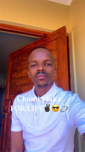 Chomi Yaaka: Love Song by Han C With Lyrics
