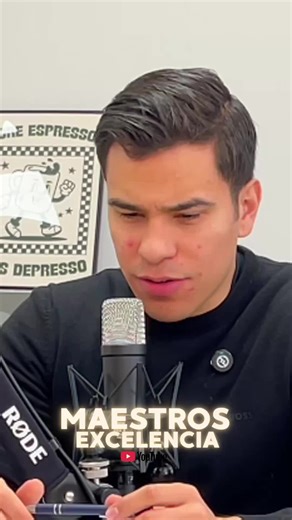 La verdadera finalidad de una agencia: generar clientes, no solo seguidores Hablamos sobre el problema que vemos en muchas agencias de marketing de redes sociales y freelancers: prometen seguidores y notoriedad, pero la realidad es que las cuentas quedan estancadas con muy poco engagement. Explicamos por qué no vemos la conexión real entre redes sociales y dinero, y cómo un modelo diferente —como crear una página web con sistema de booking y quedarse con un porcentaje de las reservas— tiene much