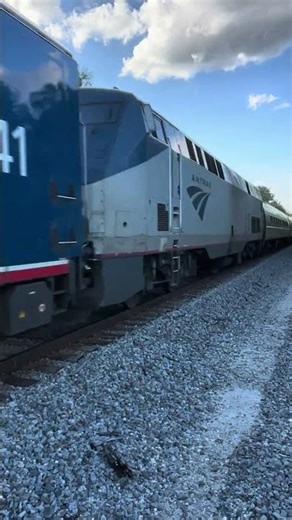 Full Speed AMtrak SIlver MEteor APpoaching