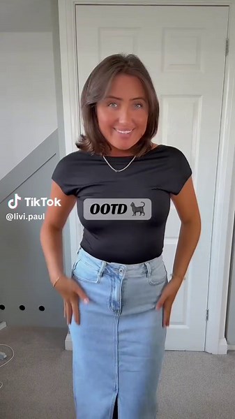 Long Denim Skirts: The Perfect Summer Outfit Choice