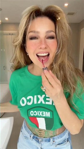 Thalia - A GOOOOOL a la mexicana! ❤️🇲🇽