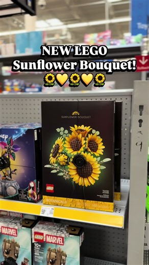 🌻 NEW LEGO Botanicals Sunflower Bouquet and it is SO pretty 😍 686 pieces, 6 sunflowers in different stages of bloom, plus eucalyptus stems - and the petals and stems are actually adjustable so you can arrange them however you want! Such a thoughtful gift idea for any occasion! #walmart #walmartfinds #lego