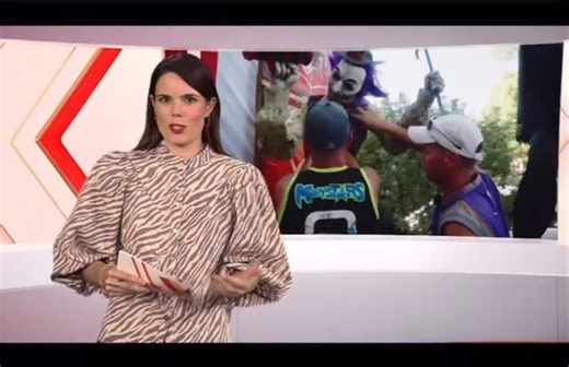 Burbank Clown House on Instagram: "LOL 😆 did she say Horror or Whore house?? Looks like the Burbank Clown House is a big hit in Germany! #burbankclownhouse #scaryclowns #clownsightings #clowns #clownhouse #creepyclowns"