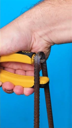 Easy DIY Tool to Carry Heavy Objects 🧱