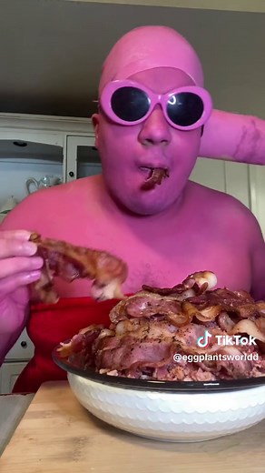 Peppa got hangry and ate George Pig🐖😝🔥#foryoupage #lmao #comedy #funny #food #mukbang #peppapig