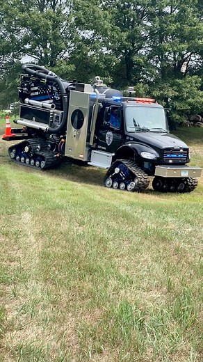 This is the world's most pimped out truck! 🚛😍 Davids Hydro Vac, Inc. 🔥 | Supercar Blondie
