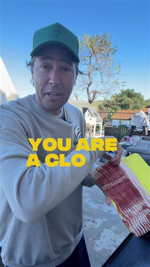 How are you suppose to handle criticism? Should you avoid it or could it actually signal something good? Just like anything, it’s uncomfortable in the beginning and then it stops being so hard to hear… #entrepreneur #makingmoney #investor