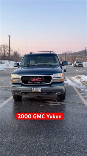 2000 GMC Yukon #gmc #gmcyukon #yukon #suv #suvlife #carspotting #truckspotting #automobile #photos
