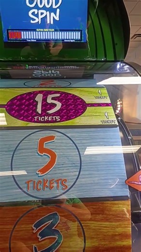 Big bass wheel pro at Chuck e Cheese