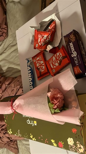 Niti Magnani || LIFESTYLE || content creation on Instagram: "Girls don’t settle😭😭😭 #boyfriend #him #pampering #love #gift"