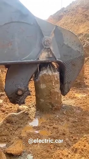 2.3K views | 247 Excavator Mounted Hydraulic Demolition Shears Versatile Tools Very Easy Work | திருக்கோவிலூர் மக்கள் | Facebook