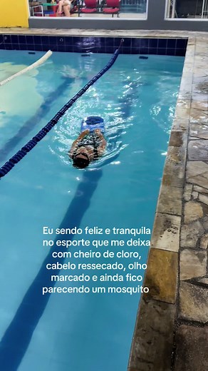 Natação e Diversão: Vivências na Piscina