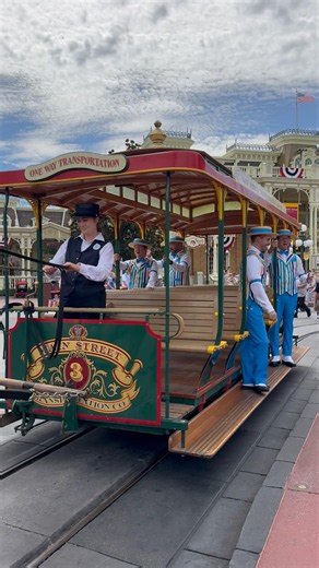 Dapper Dans Riding the Trolley Down Main Street! | #magickingdom #disneyworld