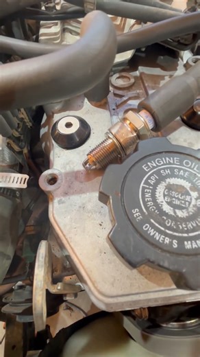 Toyota 22RE checking spark and oil pressure before first start