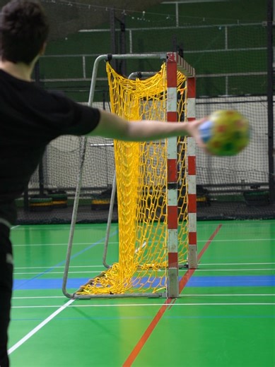 Handball Sounds: An ASMR Experience