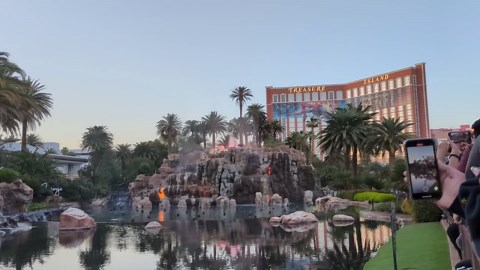 Full Mirage volcano show Las Vegas with sound (two angles)