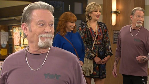 Reba McEntire, Melissa Peterman and Christopher Rich open up about what it was like to be together again on screen for 'Happy's Place,' and Chris shares how it felt making his return to acting after suffering from a stroke in 2018. | Entertainment Tonight