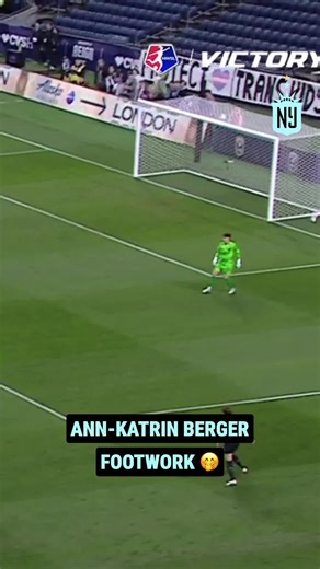 nah she’s crazy for that 🤣 AKB with the tekkers! #nwsl #gk #goalkeeper #germany