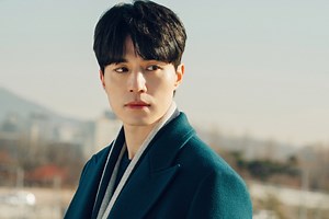 Soothing K-Celebrity Voices: The Most Enchanting Voices for Your Nighttime Relaxation