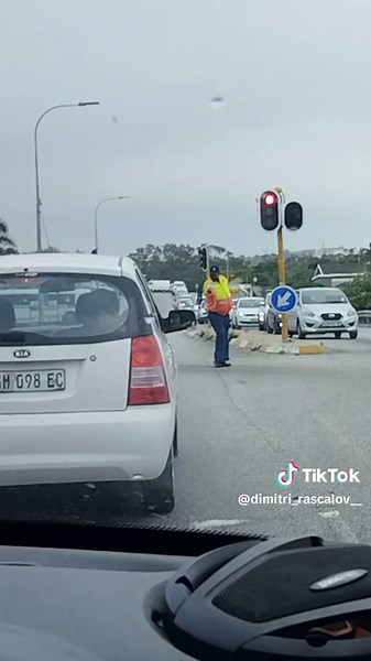 #SAMA28 #traffic When you are in love with your job nothing els matters.