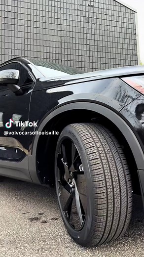 Versatile Design Features of the Volvo XC40 Compact SUV