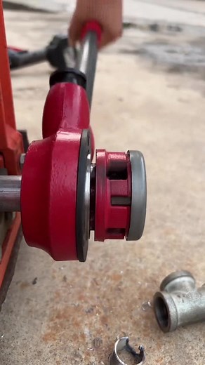 Handheld manual ratchet threading machine | Mr John