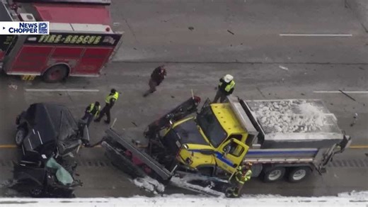 Driver dies after crashing into snowplow on I-94 in Waukesha County