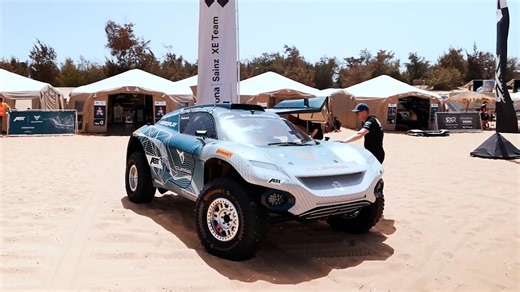 Trouble with the police: Extreme E in Senegal