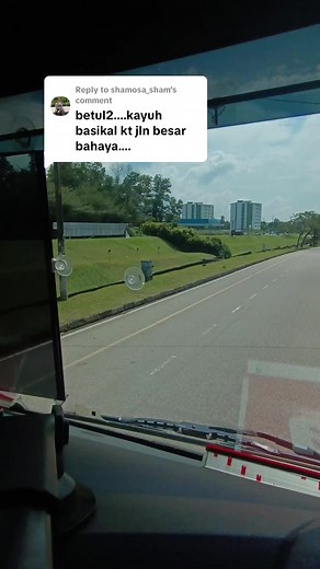 Replying to @shamosa_sham tu lah bang..karang dia kata kita cemburu sbb basik dia mahal💆🏻‍♂️💆🏻‍♂️#crossboader🇲🇾🇸🇬