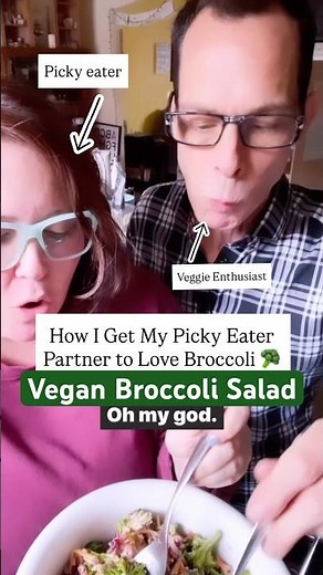 Classic Broccoli Salad Made Vegan 🥦🧀🥓 #recipe #plantbased #easyrecipe #broccolisalad #broccoli