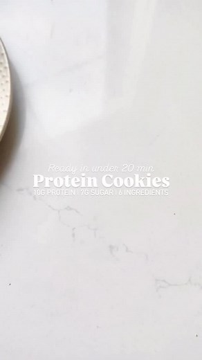 You have to try these PROTEIN COOKIES - just 6 simple ingredients and there’s 10g of protein per cookie! 💪🍪 Here’s what you need to make them: • 1 cup creamy natural peanut butter • ½ cup maple syrup • 2 large eggs • ½ cup plant-based vanilla protein powder (I like Truvani) • ½ teaspoon baking soda • ⅓ cup chocolate chips (I use no sugar added) Comment “recipe” and I’ll send over the full recipe w/ macros! protein cookies | high protein snacks | protein packed | cookies | gluten free | dairy f