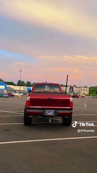 Discover New Squatted Trucks Featuring the Toyota Tundra
