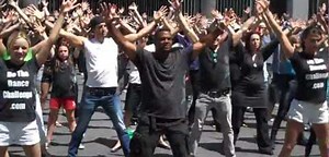 Flashmob : La Carlton Dance avec Alfonso Ribeiro !