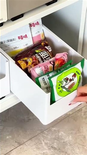 "주방 수납 스트레스 끝! 레일 수납함 활용법,이거 모르면 평생 수납장 앞에서 고생합니다.