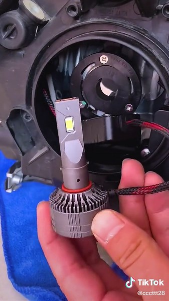Halogen lamp replacement LED installation steps #car #autoaccessories