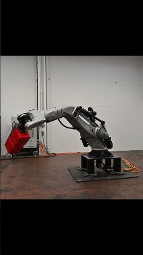 Our new serial-kinematics robot AT_00018 is built for demanding industrial applications: