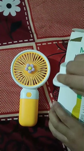 # Mini handheld fan 🪭🪭🪭